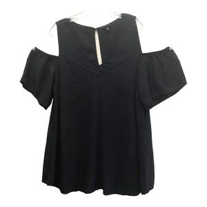 Torrid V-Neck Cold Shoulder Blouse with One Button Back Closure W Size 2X Black
